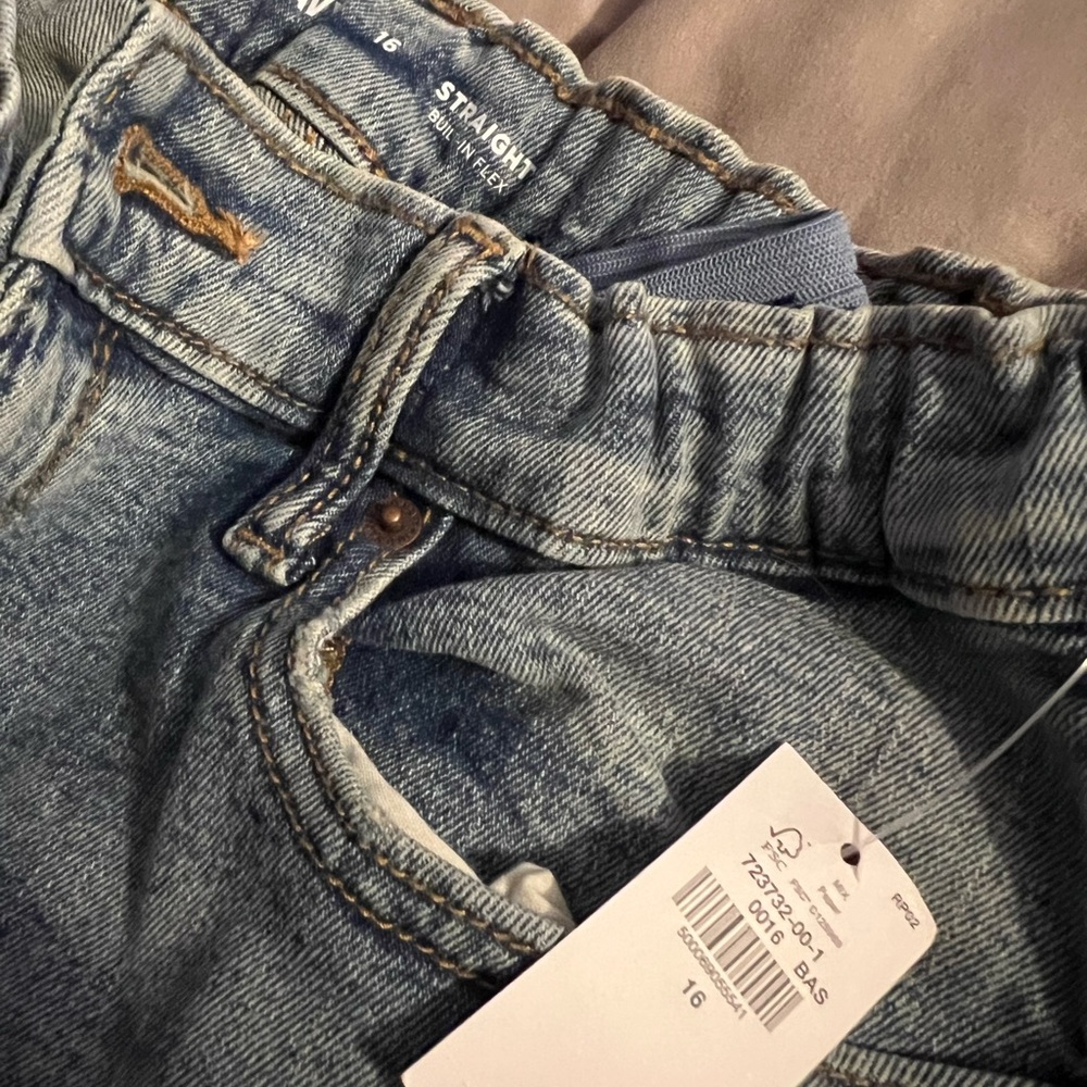 Boys New Old Navy straight build in flex size 16/30 in seam